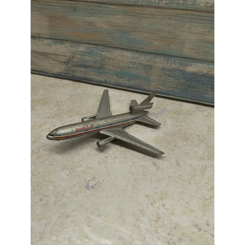 ERTL AMERICAN AIRLINES‎ -China 1987 - Silver
